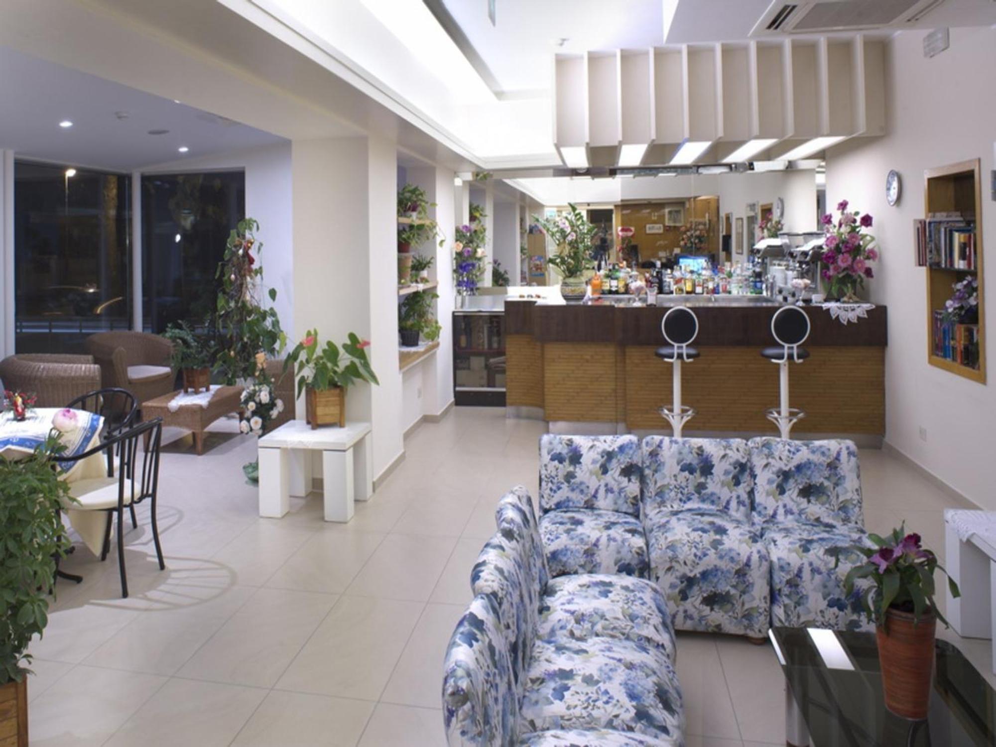 Hotel Nives Ричоне Екстериор снимка